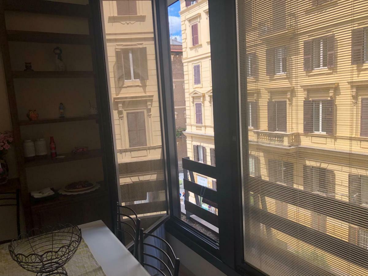 Visconti Apartment. Рим Экстерьер фото