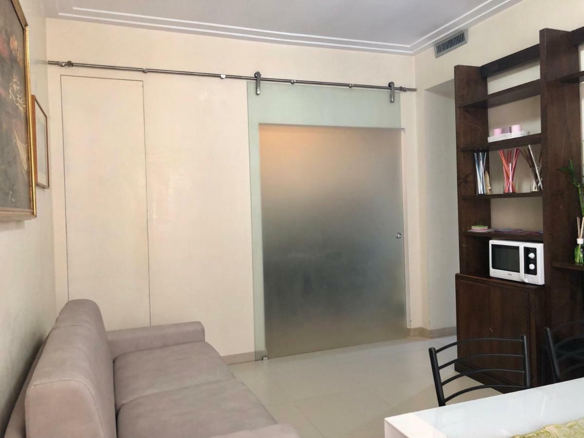 Visconti Apartment. Рим Экстерьер фото