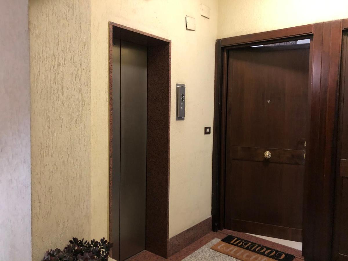 Visconti Apartment. Рим Экстерьер фото