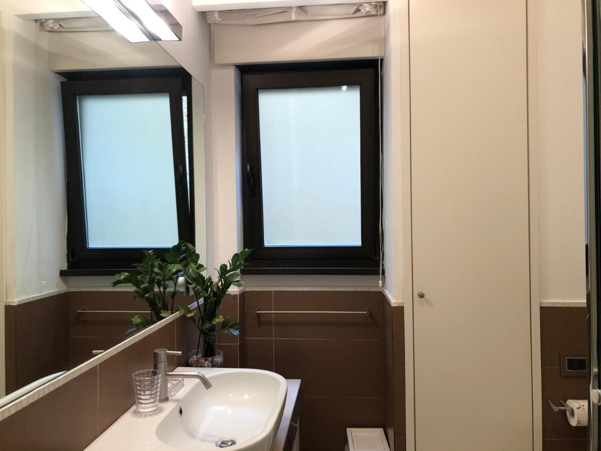Visconti Apartment. Рим Экстерьер фото